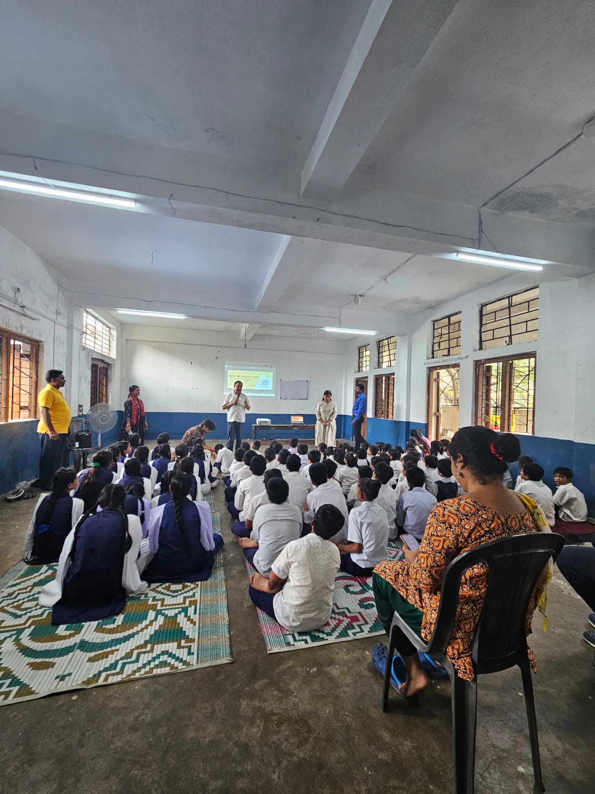 Awareness Session On Safe And Unsafe Touch At Baithakkhana Hindi Vidyalaya