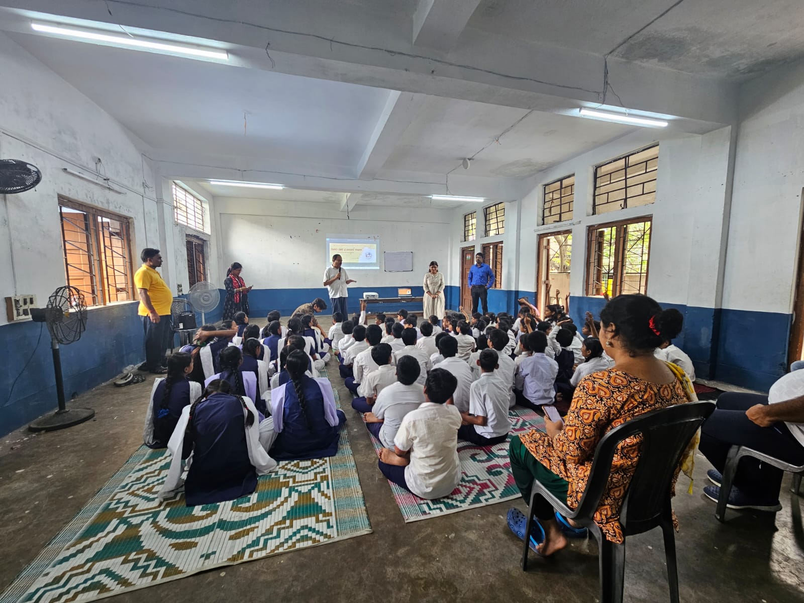 Awareness Session On Safe And Unsafe Touch At Baithakkhana Hindi Vidyalaya