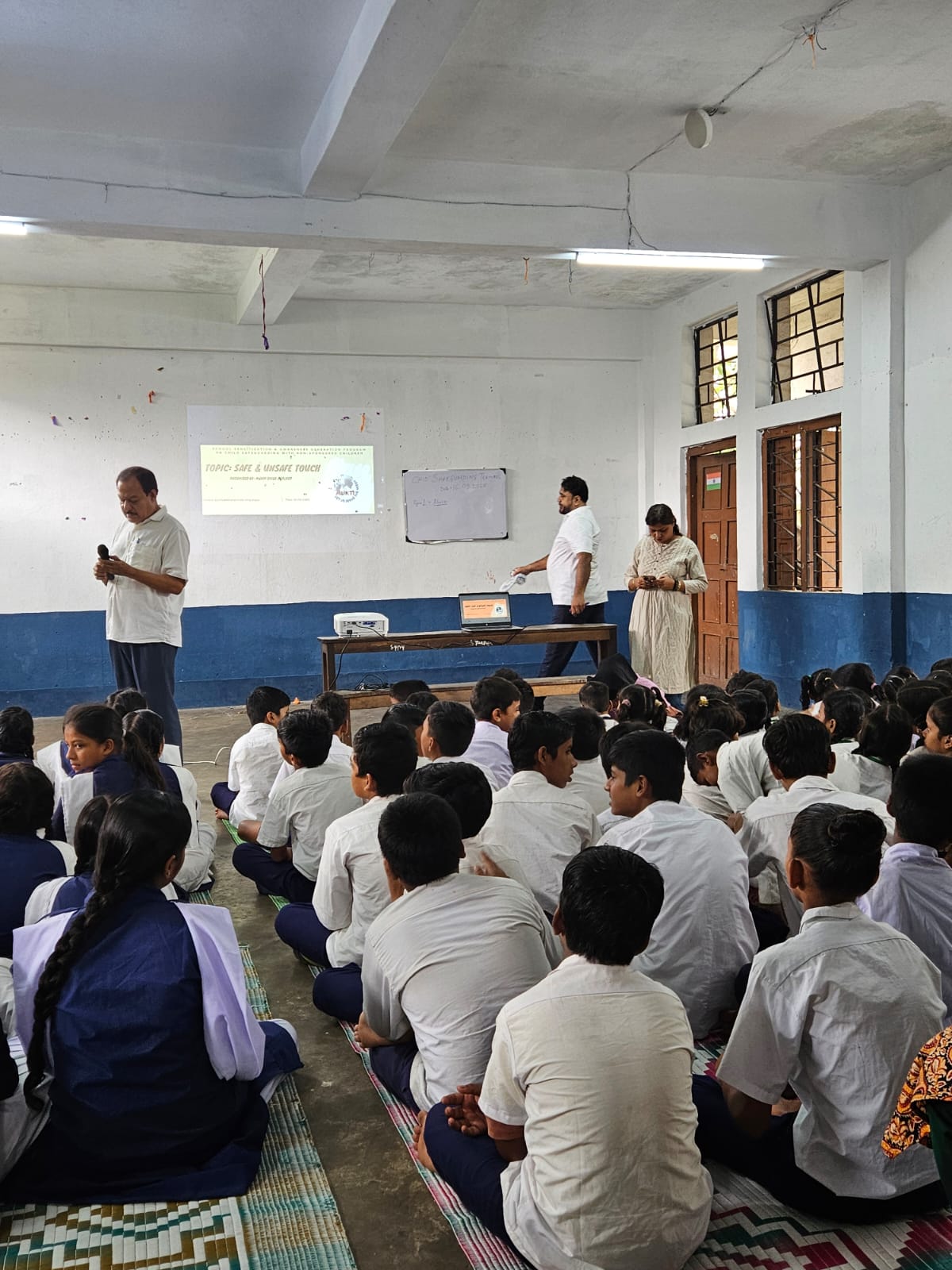 Awareness Session On Safe And Unsafe Touch At Baithakkhana Hindi Vidyalaya