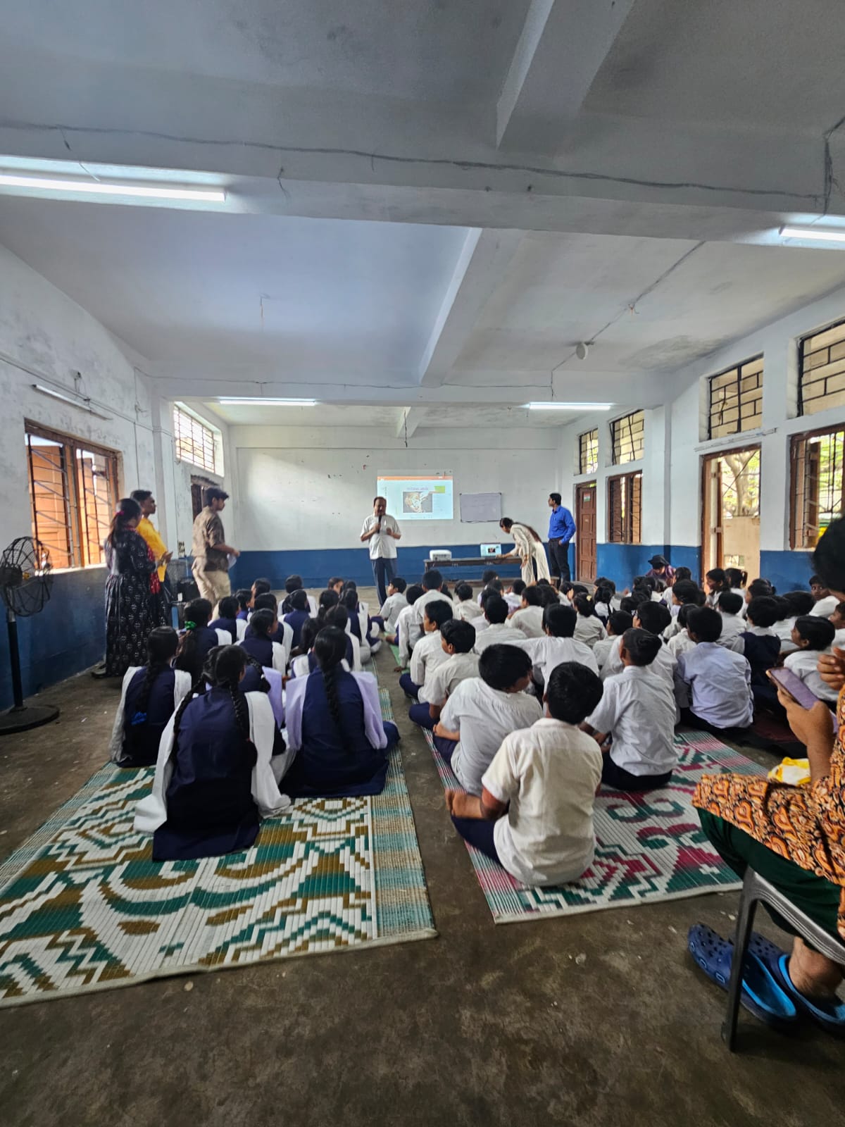 Awareness Session On Safe And Unsafe Touch At Baithakkhana Hindi Vidyalaya