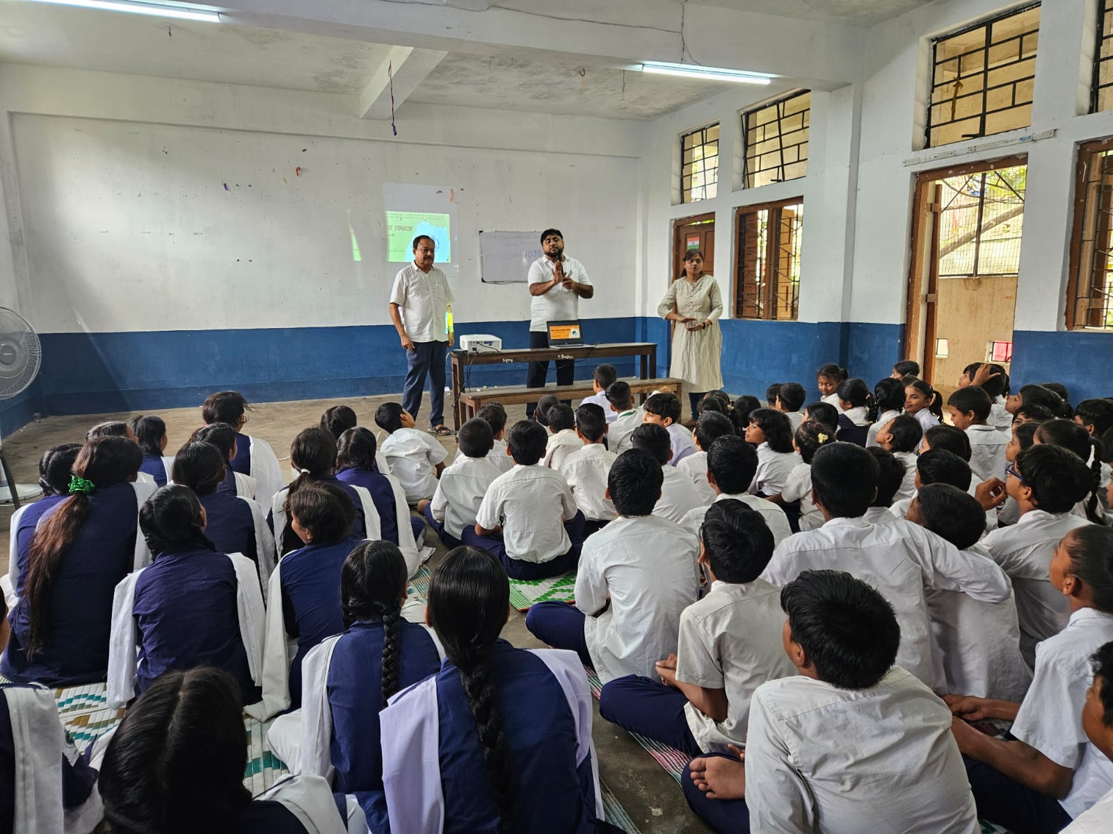 Awareness Session On Safe And Unsafe Touch At Baithakkhana Hindi Vidyalaya