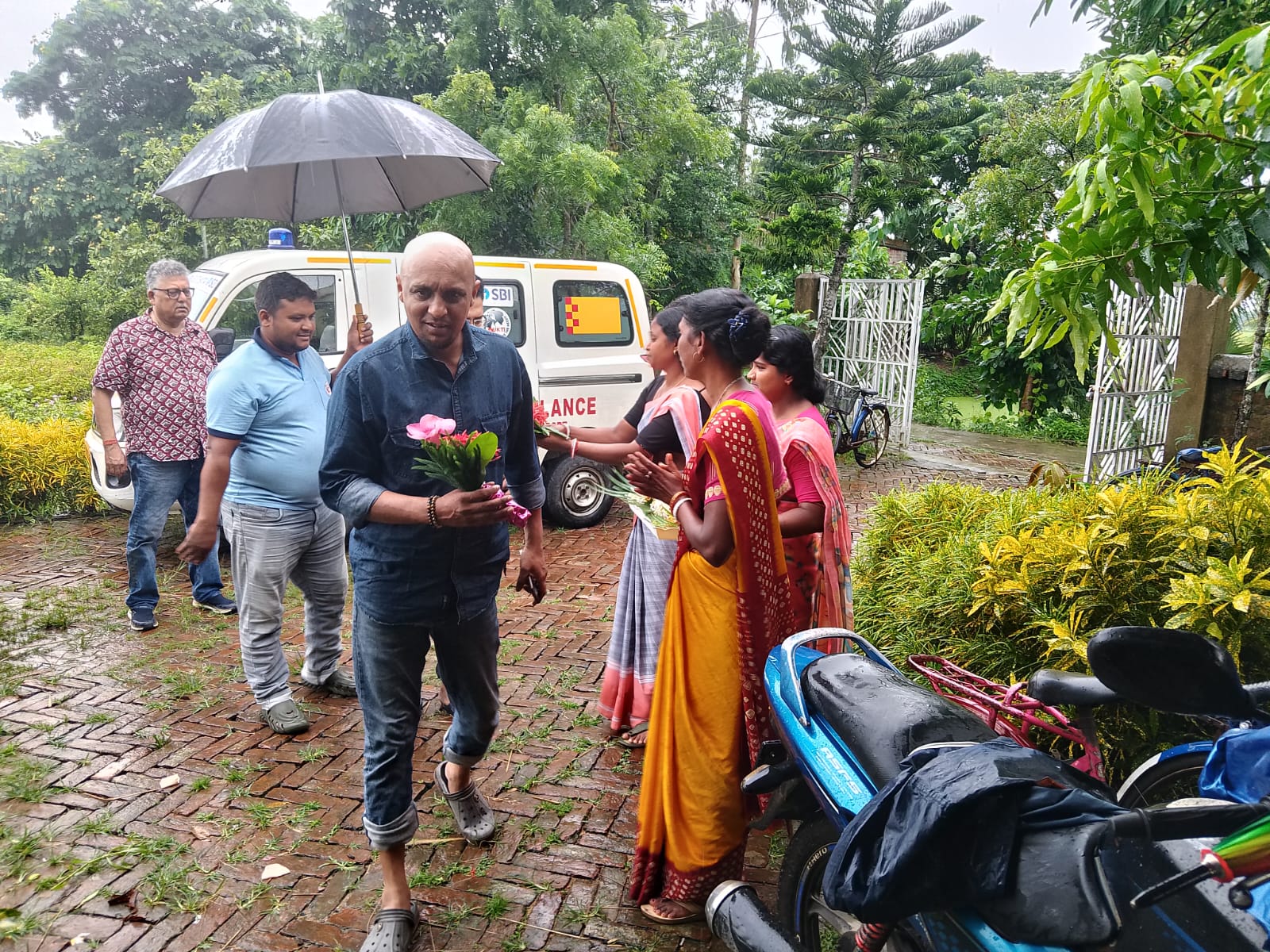 Delegates From International Management Institute Visit Mukti Gram Purba Sridharpur